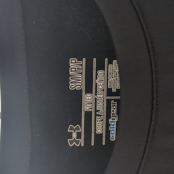 Ladies black small cold beer under armor long sleeve top fitted - Picture 2 of 8